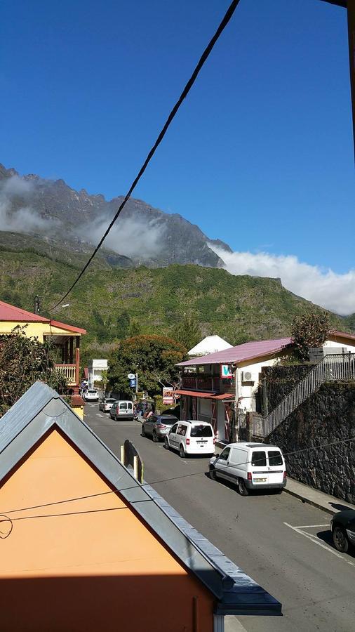 Gite Du Piton D Anchaing Hell-Bourg Exterior photo